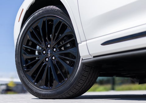 The stylish blacked-out 20-inch wheels from the available Jet Appearance Package are shown. | Brinson Lincoln of Athens in Athens TX